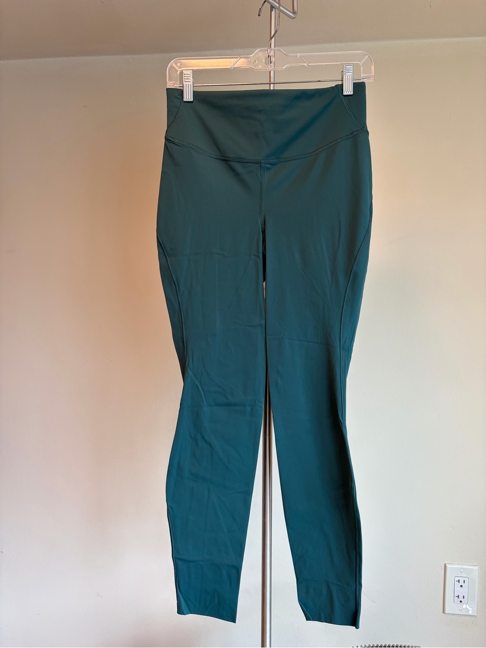 Lululemon Base Pace High-Rise Tight 25"  8 in Green Jasper
